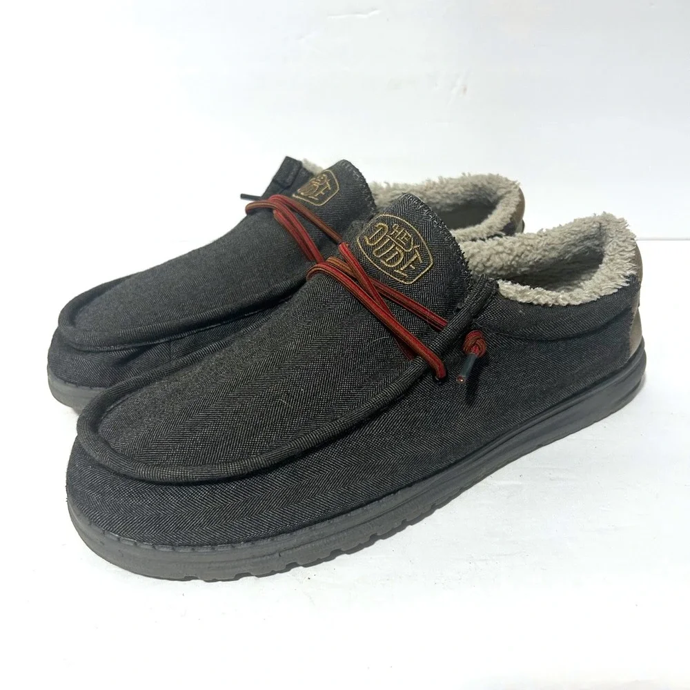 Hey Dude Wally Black Shell Mens Size 11 Grey Faux Fur Lined Loafers Casual Cozy